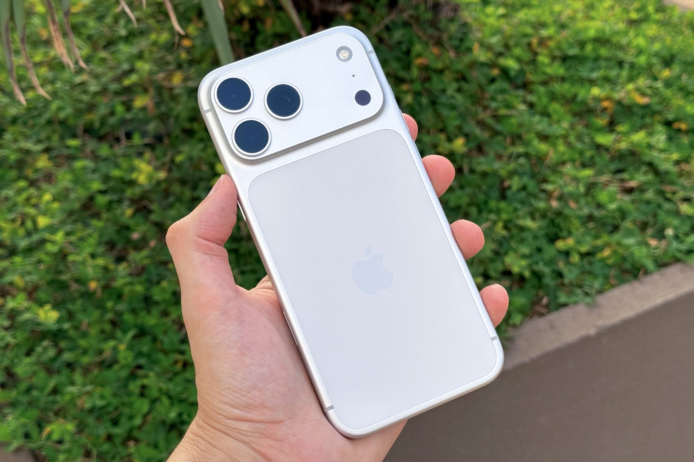 Record iPhone sales lead Apple to its best quarter of all time