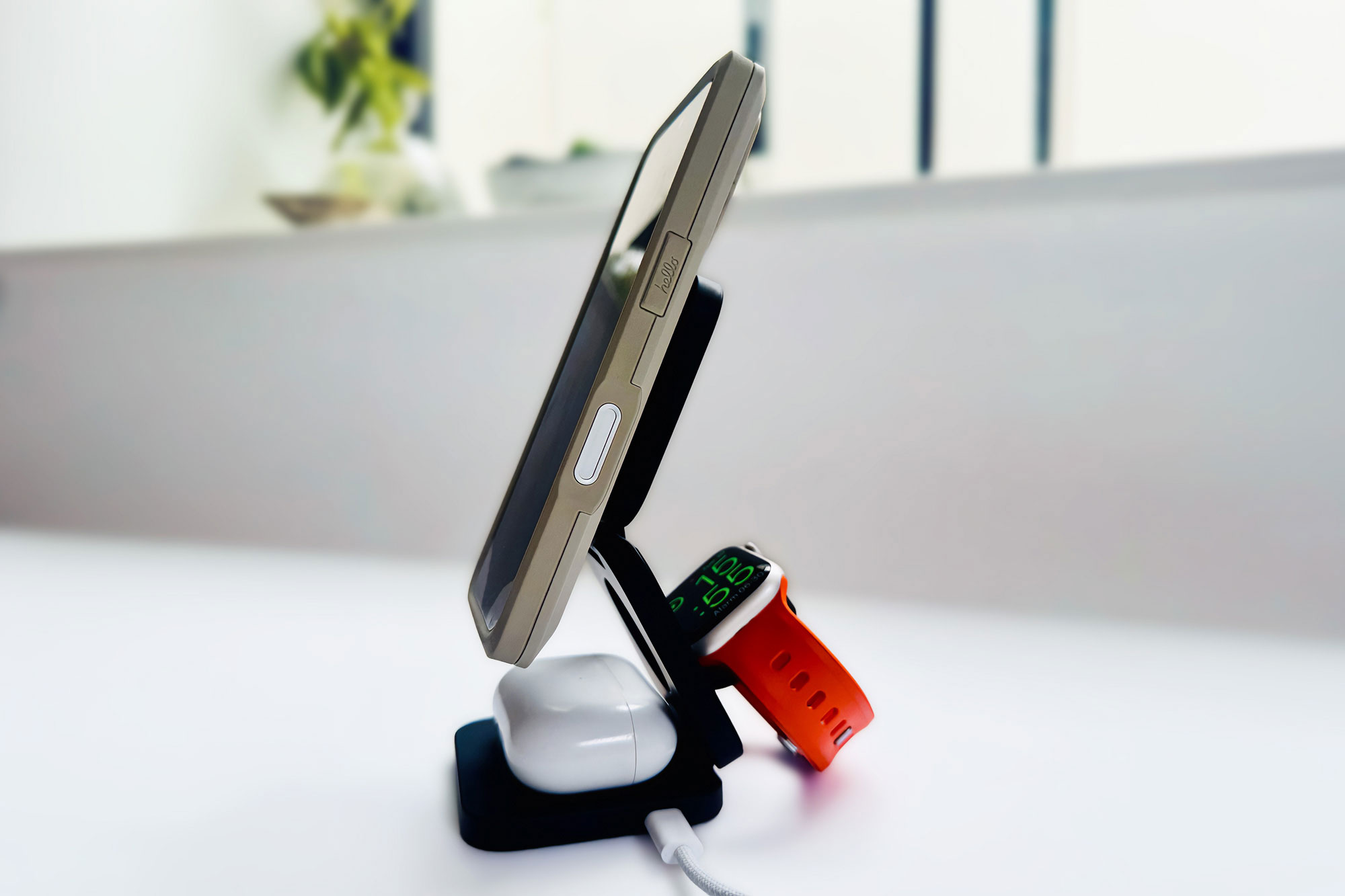 Kuxiu X55 Turbo 25W Wireless Charging Station Review: A cheaper 25W Qi2.2 alternative